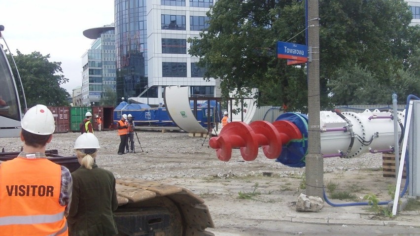 Wiertło TBM i część obudowy tunelu