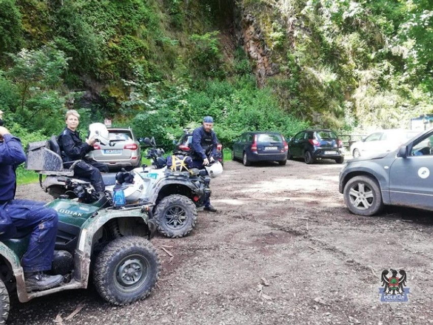 Policjanci i strażnicy leśni rozpoczęli wspólne patrolowanie terenów zielonych w powiecie wałbrzyskim