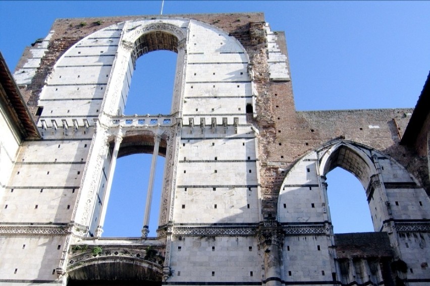 Katedra we włoskiej Sienie, której budowa zaczęła się w...