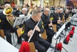 Bełchatowscy górnicy z wizytą w "Matce Polce", przywieźli prezenty, zagrali koncert i oddali krew. ZDJĘCIA, FILM