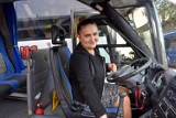 Mówią o niej: maestro kierownicy... w spódnicy. Dorota spełnia się jako matka, żona i... kierowca autobusu