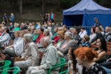 Coolturalne wakacje rozpoczęte. Na początek kino na leżakach