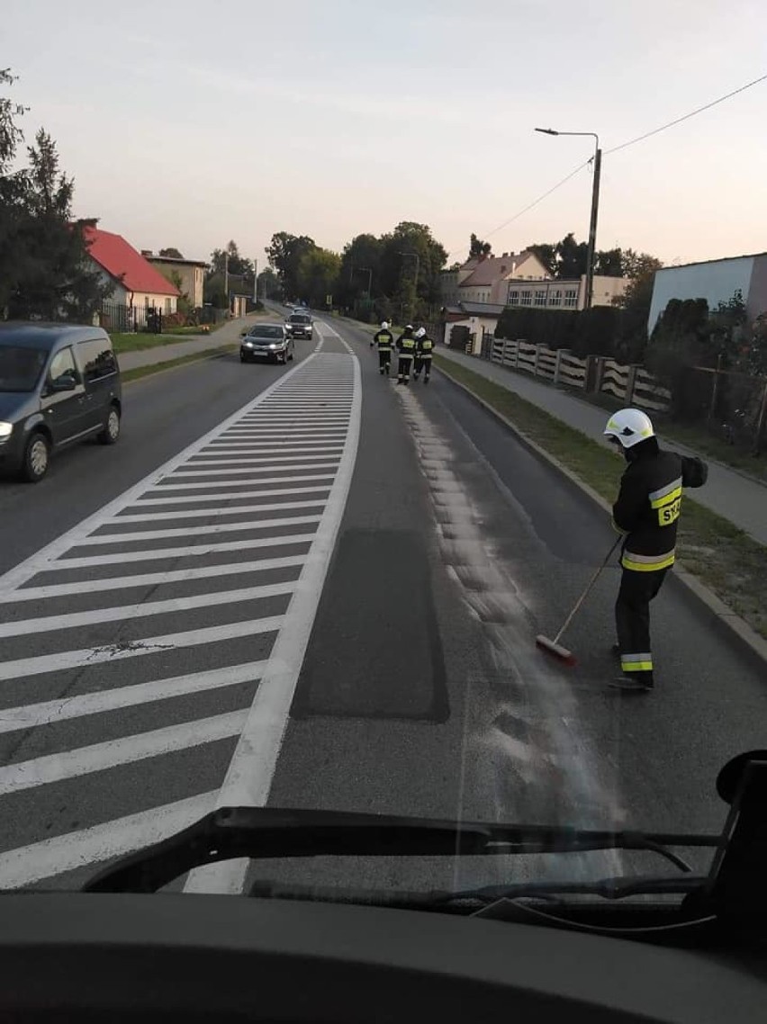 Malbork-Sztum. Kilkukilometrowa plama oleju na drodze krajowej 55. Były spore utrudnienia