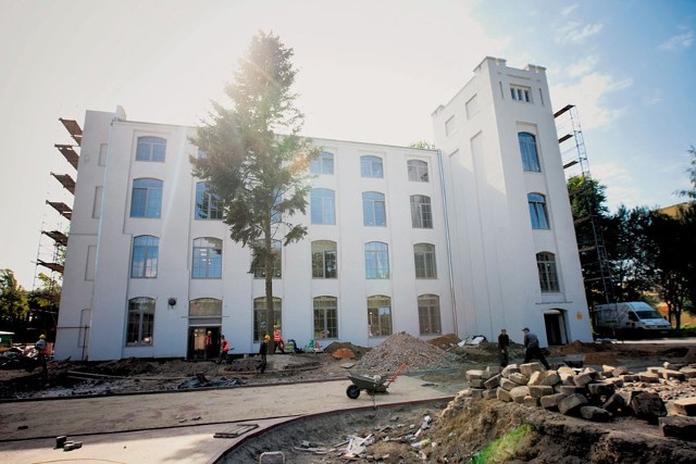 Liceum UŁ będzie miało swoją siedzibę w budynku, w którym kiedyś mieściła się wytwórnia pończoch.