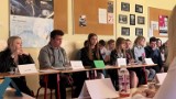 Pierwsza debata oxfordzka odbyła się w Liceum Ogólnokształcącym w Poddębicach. O czym dyskutowała młodzież? ZDJĘCIA