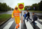 Chłopiec wpadł pod autobus, kierowca nie zareagował. Wypadek na przejściu przed szkołą