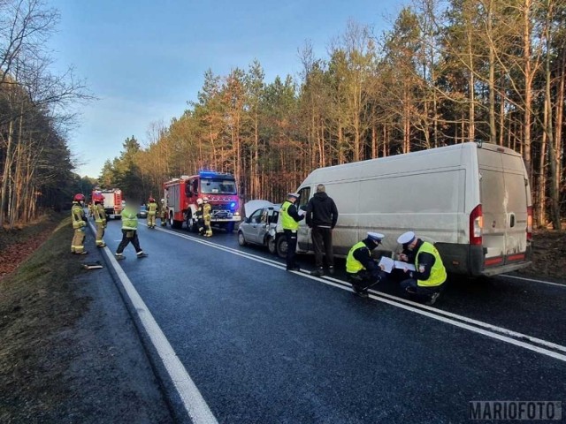 Dwa wypadki niemalże w tym samym miejscu na drodze krajowej nr 45 na wysokości Lasowic Wielkich