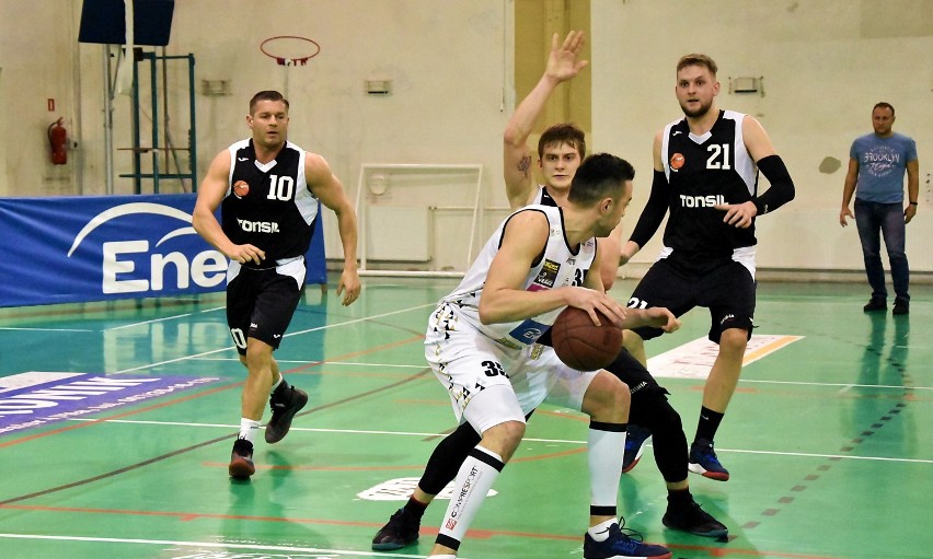 Koszykówka. W meczu III ligi Enea Basket Piła wygrał z MKS Września. Zobaczcie zdjęcia