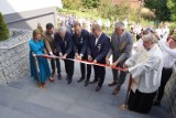 W Rogoźnej uczą już od dwustu lat. W ZSP nr 8 świętowano dwieście lat szkolnictwa. Zaprezentowano dobudowany budynek szkoły. Zobaczcie