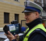 Policja w Kaliszu ma nowoczesne urządzenie do walki z piratami drogowymi [FOTO]