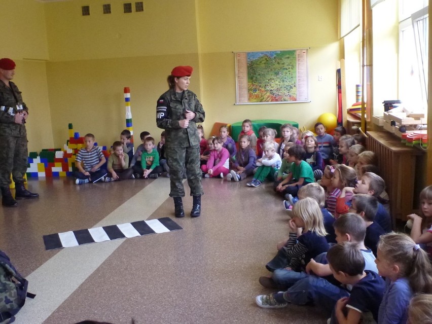 SP 9 Rumia: Żandarmeria Wojskowa w szkole
