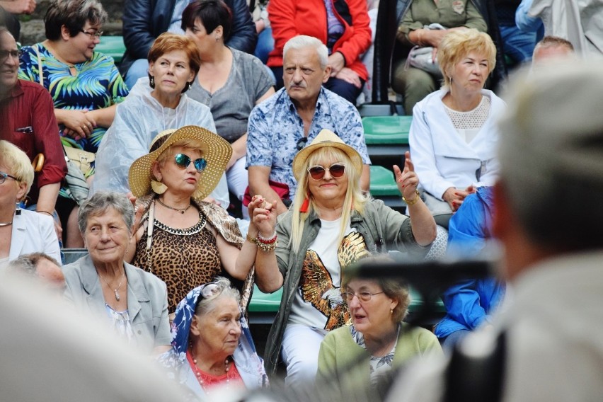 Gala Kapel Podwórkowych w Sieradzu 2019. Była to czwarta edycja przeglądu. Wystąpiło sześć zespołów (zdjęcia)