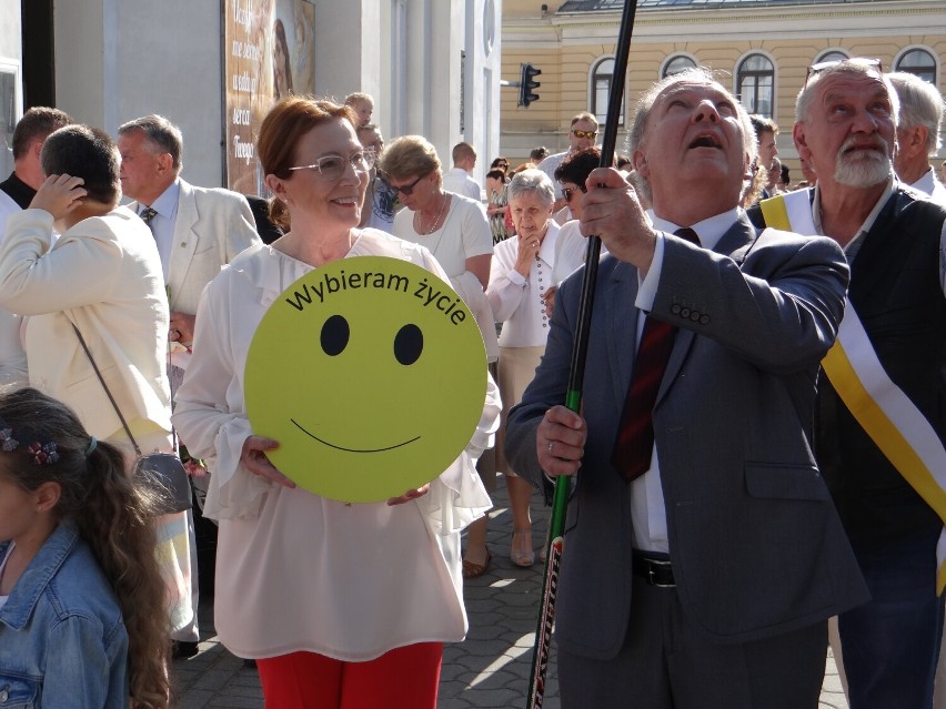 Marsz dla Życia i Rodziny w Radomsku. „Rodzina jest super”. ZDJĘCIA