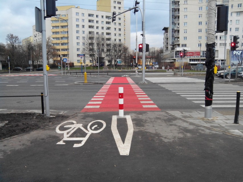 Koniec remontu ul. Rzymowskiego - są nowe ścieżki rowerowe i...