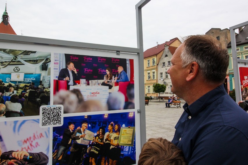 Otwarcie wystawy "10 lat Media i Sztuka - Festiwal w Darłowie" [zdjęcia]