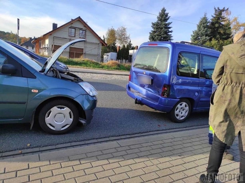 Zderzenie dwóch samochodów w Lędzinach.