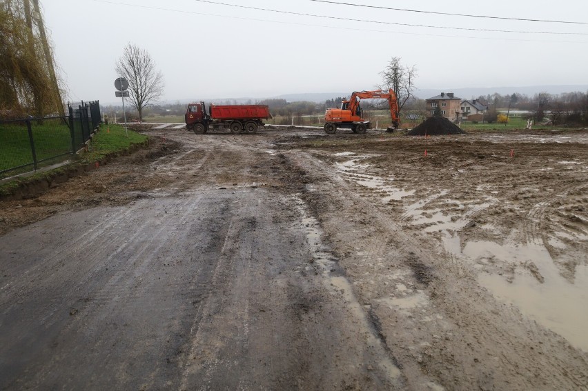 W Wolicy trwa przebudowa odcinka drogi gminnej
