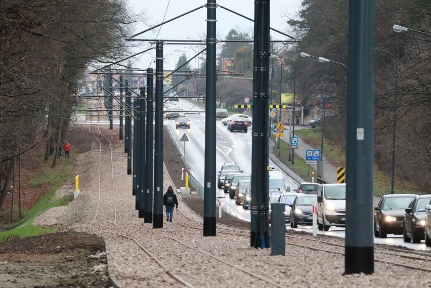 Parada starych, zabytkowych tramwajów z przedwojennym...