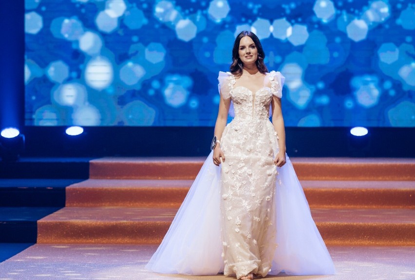 Paulina Stawicka z Poddębic wystąpiła w wojewódzkim finale Miss Polonia 2021. Na gali w Łodzi znalazła się w najlepszej dziesiątce ZDJĘCIA