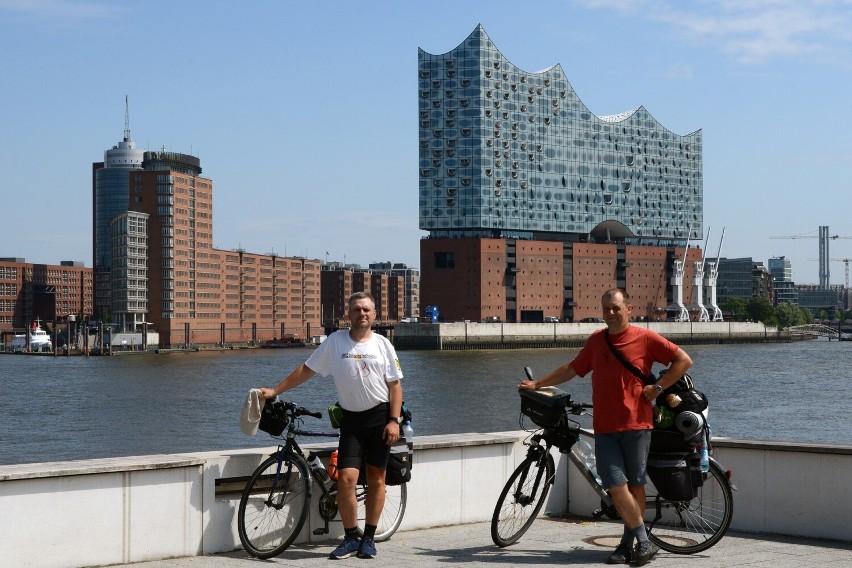 Hamburg i nowoczesny budynek opery