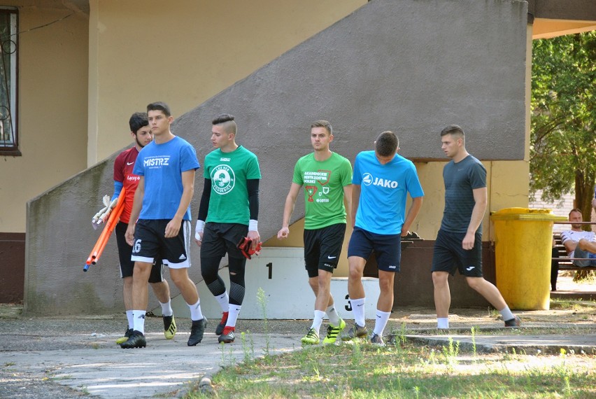 Aż 13 nowych zawodników na pierwszym treningu Lechii