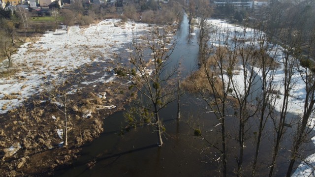 Księży Kacerek w Wągrowcu aktualnie jest zalany wodą