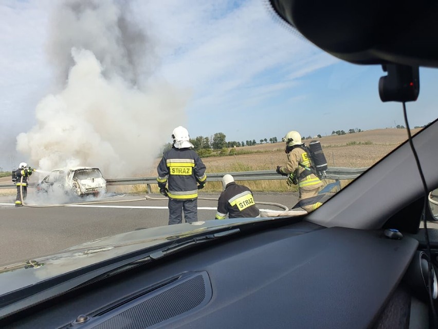 Gniezno-Łubowo. Na trasie S5 doszło do pożaru samochodu