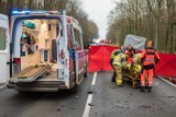 Śmiertelny Wypadek pod Piłą. Na trasie do Grabówna zginął 74-latek, a 28-latka zabrał śmigłowiec LPR. Są też inni poszkodowani