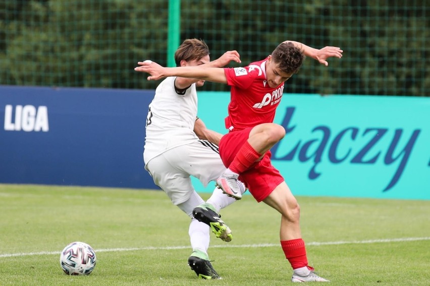 CLJ U-18. Wisła Kraków straciła punkty w meczu ze Stalą Rzeszów. Błysnęli Bartosz Seweryn i Tafara Madembo [WIDEO]