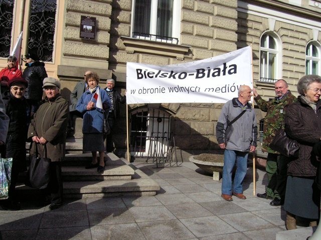 Bielscy radni w sprawie TV TRWAM [ZDJĘCIA]