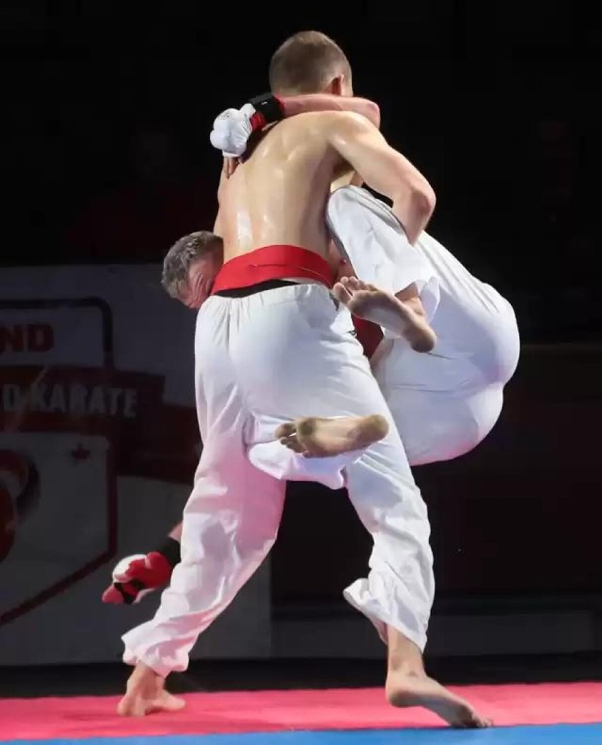 Policjant poddębickiej drogówki mistrzem Polski w karate. To kolejny sukces sierż. Michała Czechowicza w sportowej karierze ZDJĘCIA