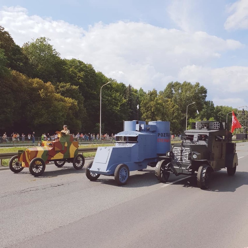 Wóz pancerny z Budzynia brał udział w defiladzie w Warszawie z okazji Święta Wojska Polskiego