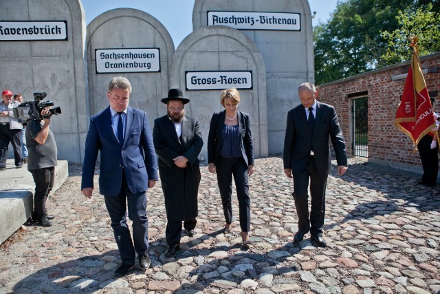 O godz. 18 w ramach rocznicy odbędzie się polsko-izraelski spektakl w przestrzeni miejskiej spektakl "Szpera '42". Początek przy ul. Zachodniej14. 

70. rocznica Wielkiej Szpery [PROGRAM]

68. rocznica likwidacji Litzmannstadt Getto [ZDJĘCIA]