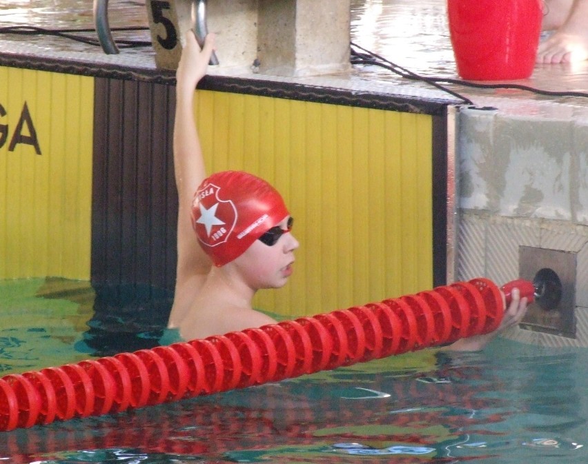 Oświęcim: Wielu pobiło pływackie rekordy, więc jej patron, Paweł Korzeniowski, byłby dumny [WIDEO]