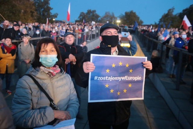 Manifestacja na placu Solidarności