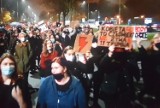 Protest w Tychach. Tysiące młodych ludzi przeszło ulicami z transparentami