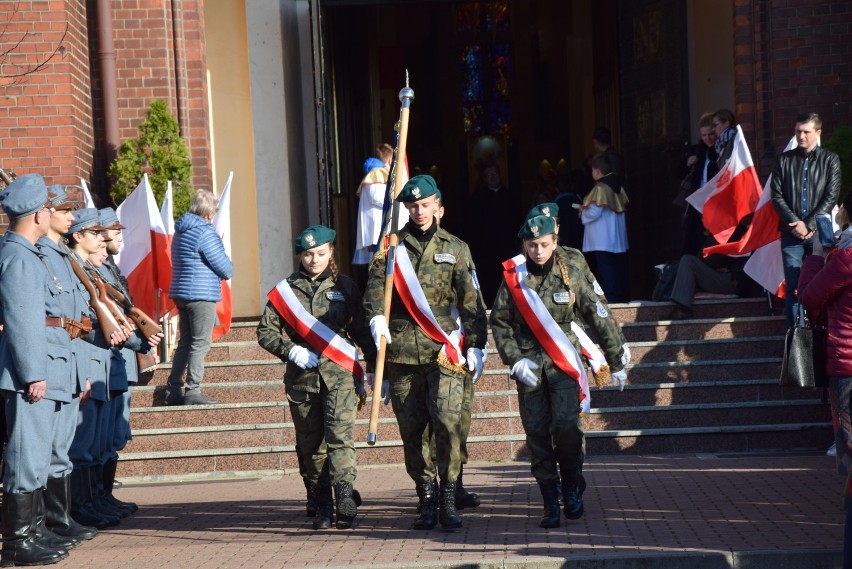 Obchody 100-lecia odzyskania niepodległości w Myszkowie z grupą rekonstrukcyjną ZDJĘCIA