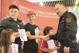 Piknik strażacki w galerii Olimpia w Bełchatowie. Strażacy rozdawali czujniki tlenku węgla