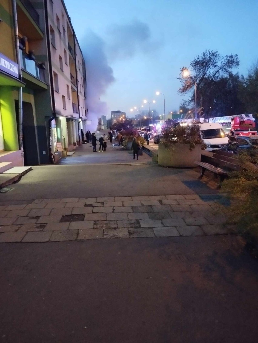 Wybuch butli z gazem w gabinecie przy ul. Kasprzaka w Dąbrowie Górniczej. Zobacz ZDJĘCIA i WIDEO!