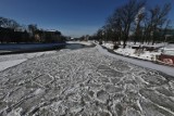 Bajkowe zdjęcia Odry zimą. Rzeka o tej porze roku wygląda zjawiskowo (ZOBACZ ZDJĘCIA) 