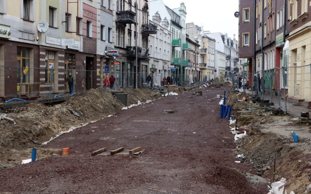 Pierwotnie planowano, że remont na ulicy Toruńskiej zakończy się w 2021 roku, a tymczasem...