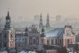 Smog w Poznaniu: Jak i gdzie można sprawdzić jakość powietrza? Normy stężenia pyłu zawieszonego PM10