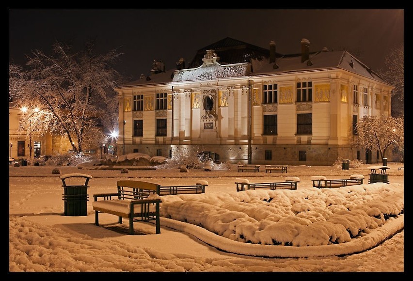 :...takie moje krakowskie...Pałac Sztuki na Placu...