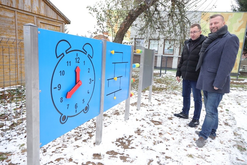 Przy muzeum w Pniewie powstał nowy plac zabaw.