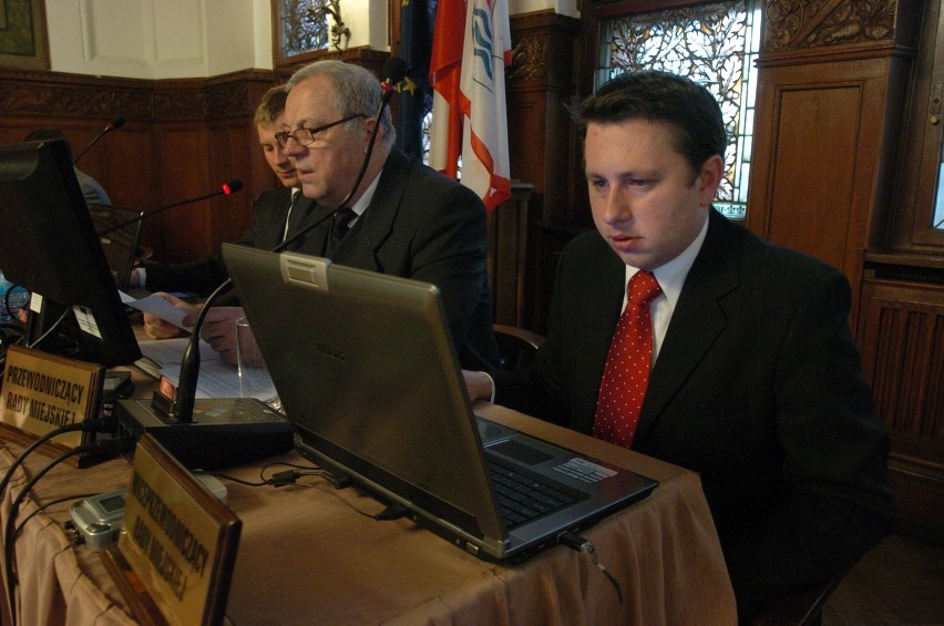 Sesja rady miasta Słupsk: Zobacz jak wyglądał przebieg czerwcowej sesji [FOTO+WIDEO]