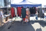 Spory wybór odzieży oraz obuwia w czwartek, 24 sierpnia na targowisku przy Wernera w Radomiu. Zobaczcie zdjęcia
