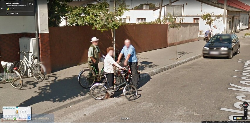 Chodecz. Przyłapani przez Google Street View na ulicach....