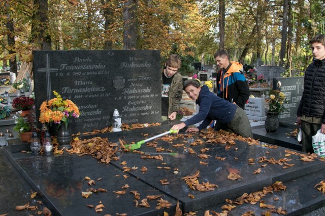 Listopadowa, harcerska lekcja patriotyzmu. Akcja Pamięć opolskiego ZHRu.