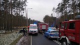 Wypadek w Pradze koło Poddębic okazał się śmiertelny. Jeden z poszkodowanych kierowców zmarł w szpitalu ZDJĘCIA