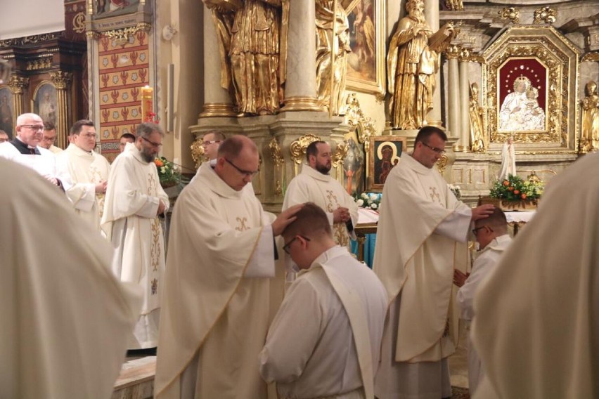Święcenia w kaliskiej katedrze. Diecezja ma dwóch nowych kapłanów 